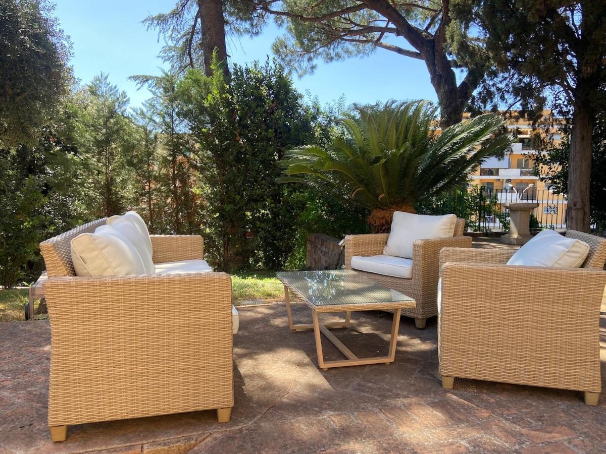 Garden Apartment *